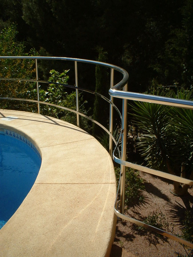 Barandilla de piscina en inox. aisi 316