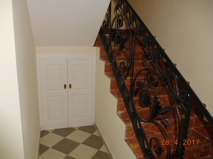 Barandilla forja artística. Bajada a sótano