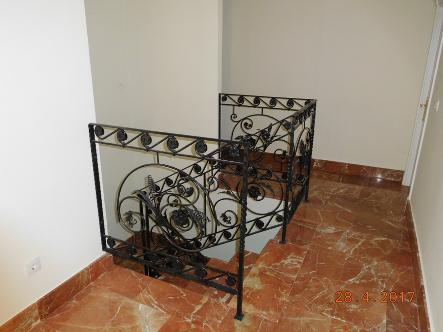 Barandilla forja artística. Planta baja