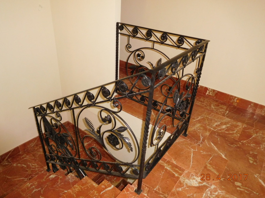 Barandilla forja artística. Planta baja