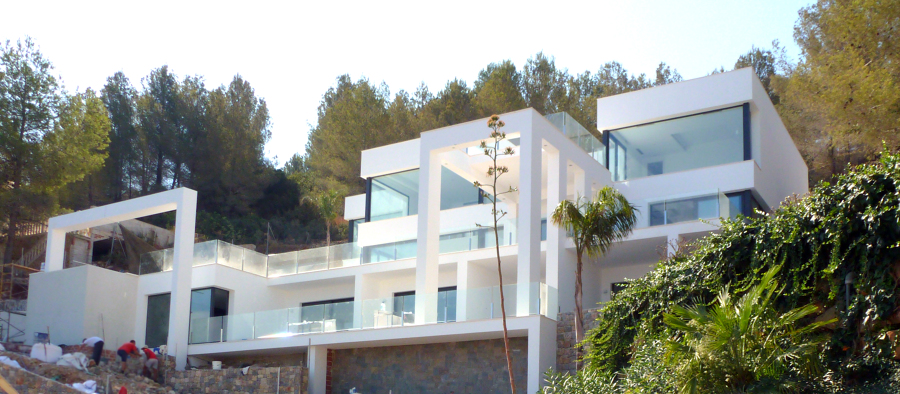 BARANDILLAS DE CRISTAL Y CARPINTERÍA DE ALUMINIO RPT