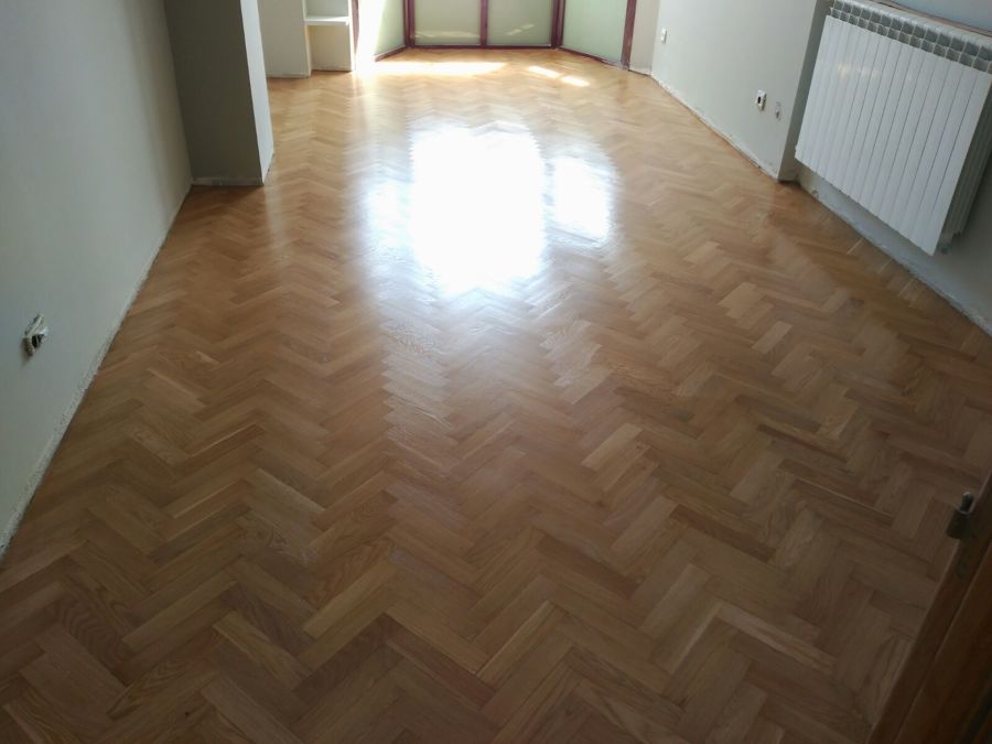 Barniz al agua satinado