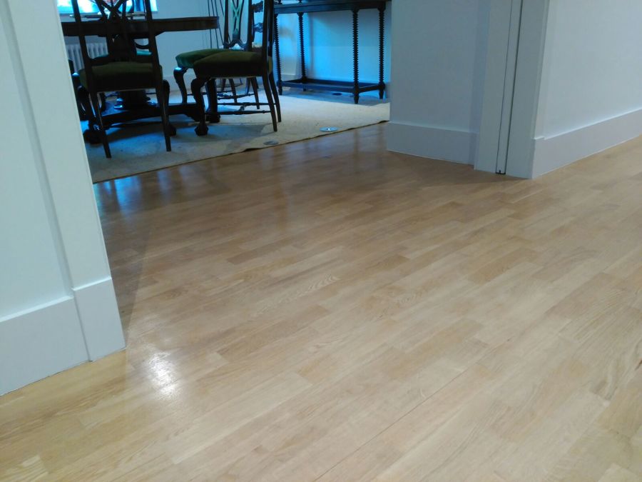 Barniz al agua satinado