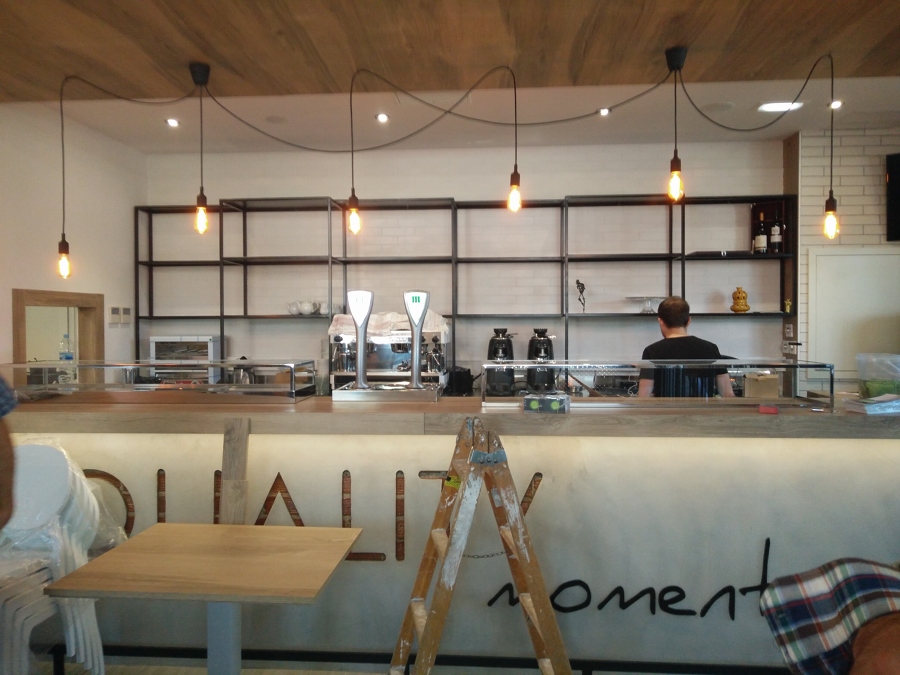 Barra en construcción