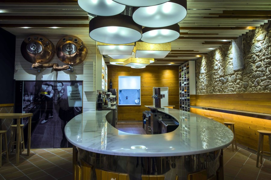 Barra en forma de bandeja