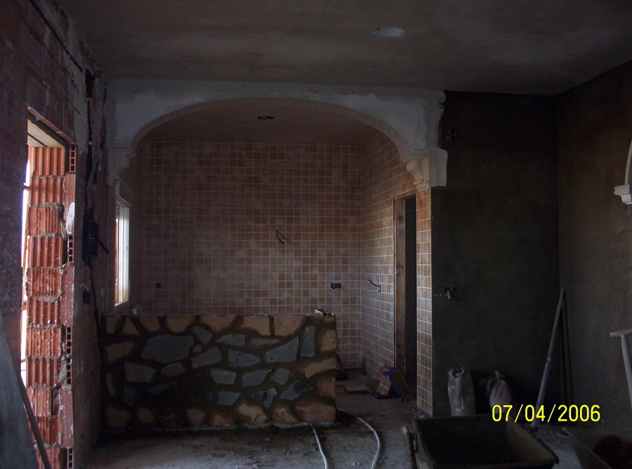 barra encimera de obra en cocina