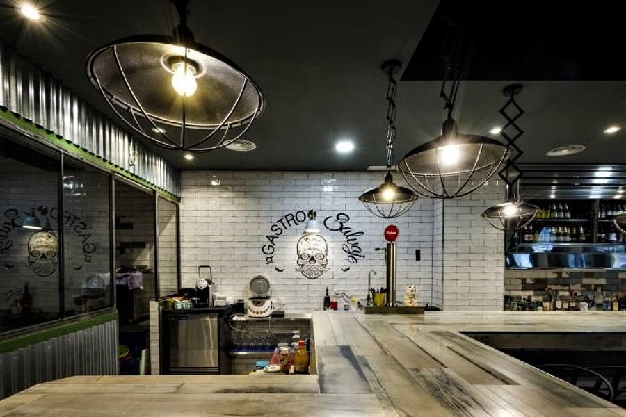 Barra y cocina vista