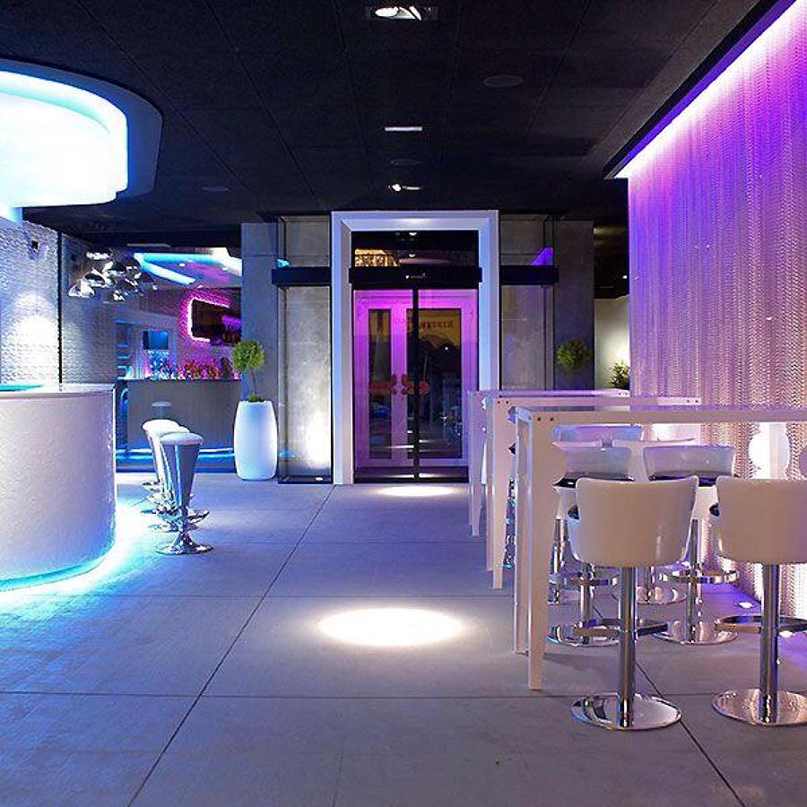 BB Lounge Bar, local reformado con terraza y chill out