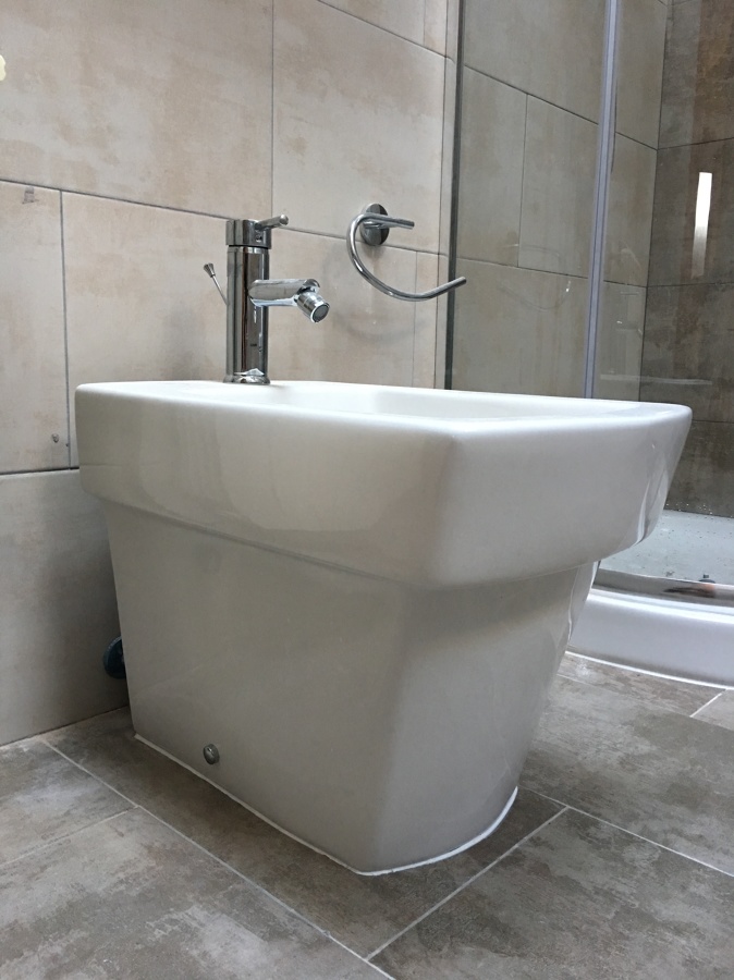 Bidé y grifería Roca 