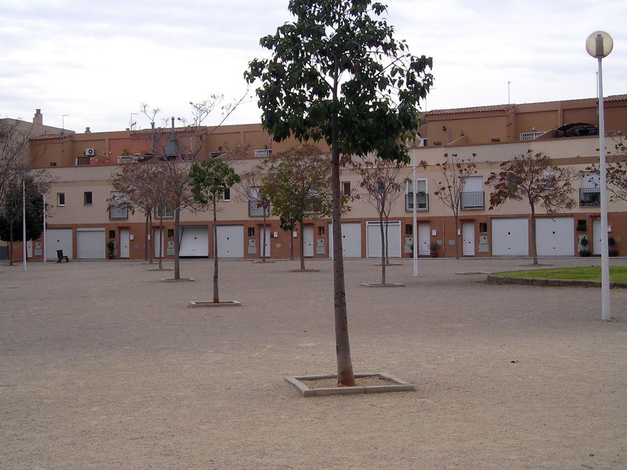 BLOQUE CURVO A PLAZA INTERIOR