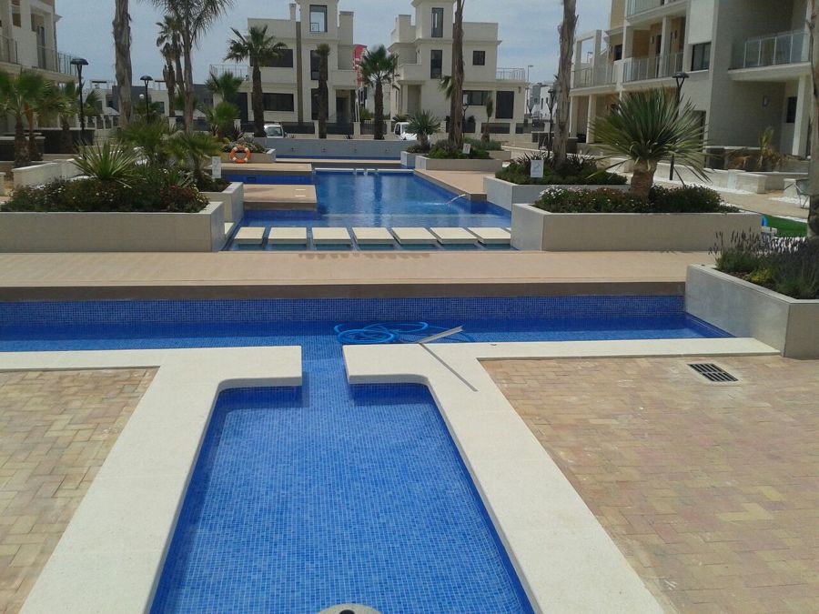 BOULEBAURBANIZACION ZENIA BOULEBAR R