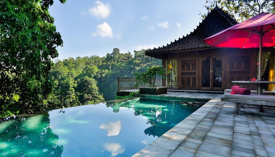 Bungalow de madera tropical de alta densidad