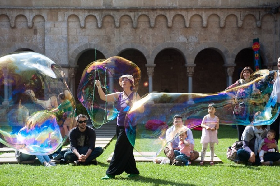 Burbujas en el Claustro