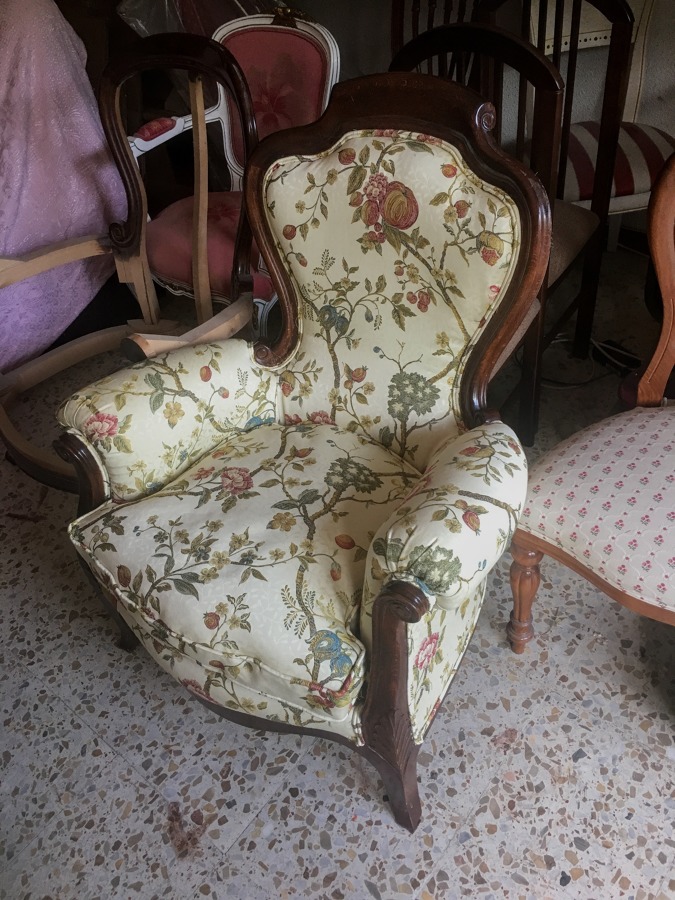 Butaca isabelina después de retapizar