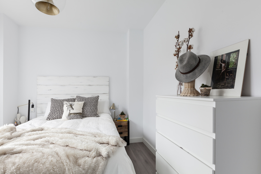 Cabecero a medida y decoración de dormitorio