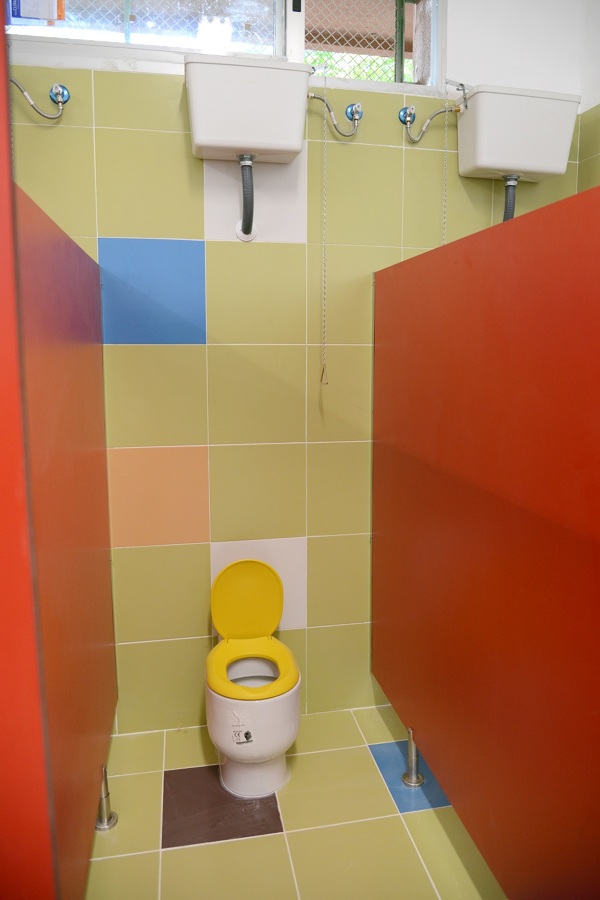 CABINAS DE ASEOS INFANTILES NUEVOS.