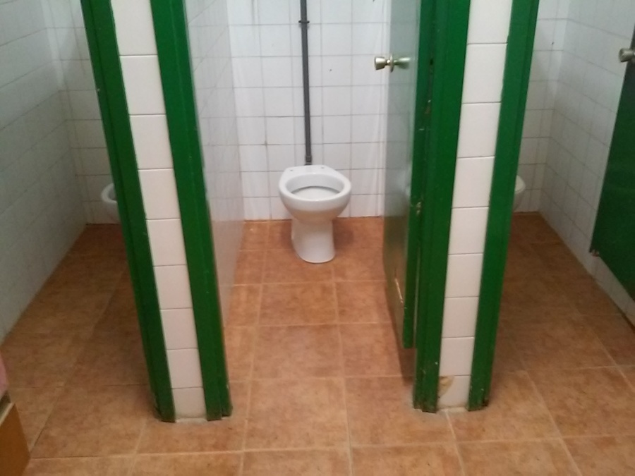CABINAS DE ASEOS INFANTILES VIEJOS.