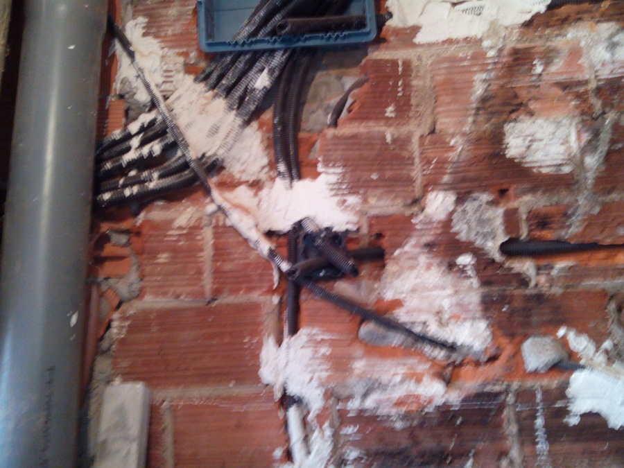 Cada cable con su tubo