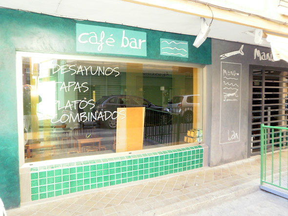 CAFE-BAR CON COCINA