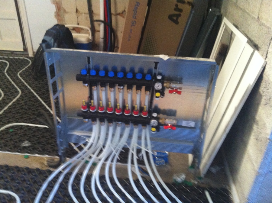 caja colector suelo radiante por agua