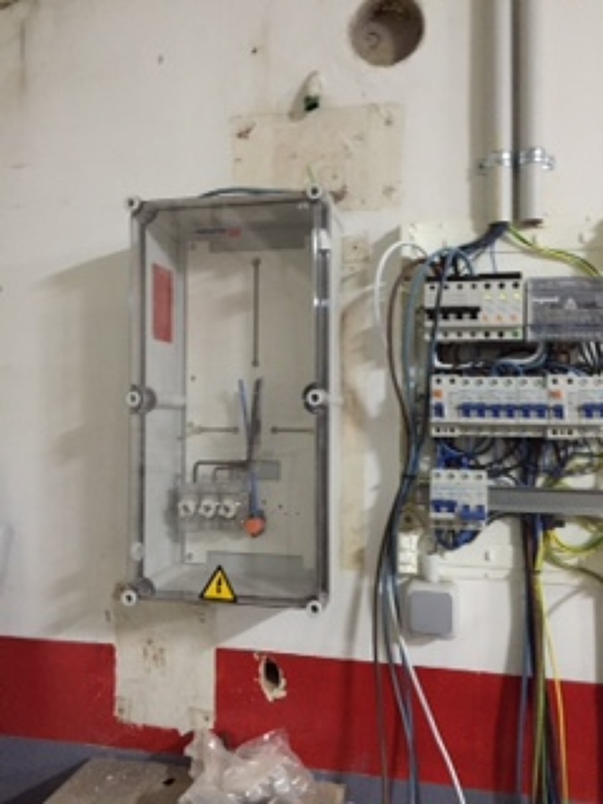 Caja de contador trifasico