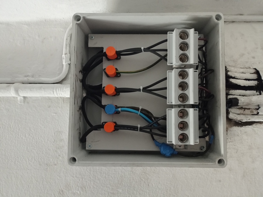 Caja de fusibles nueva