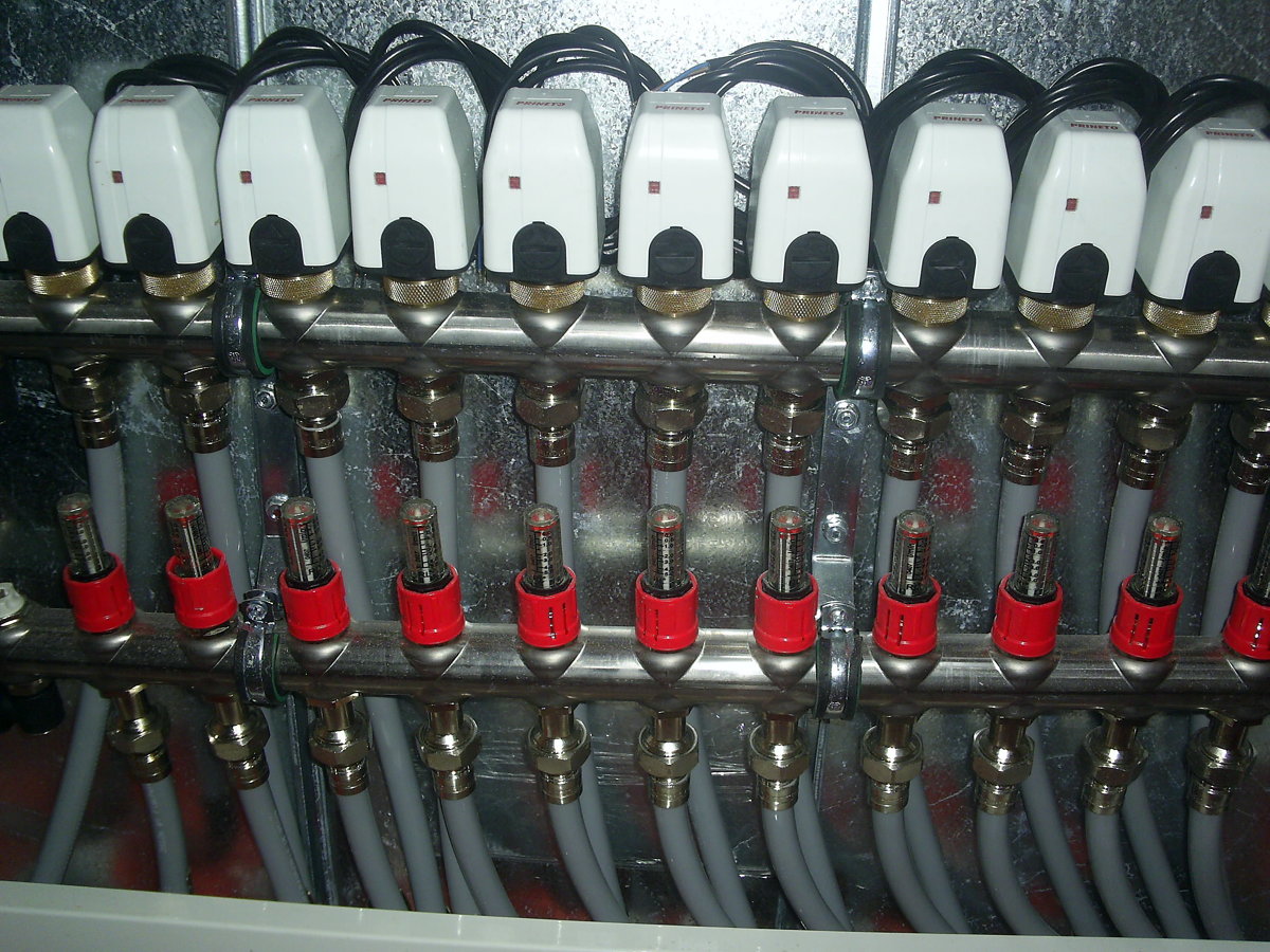 Caja o armario de colectores de 12 salidas