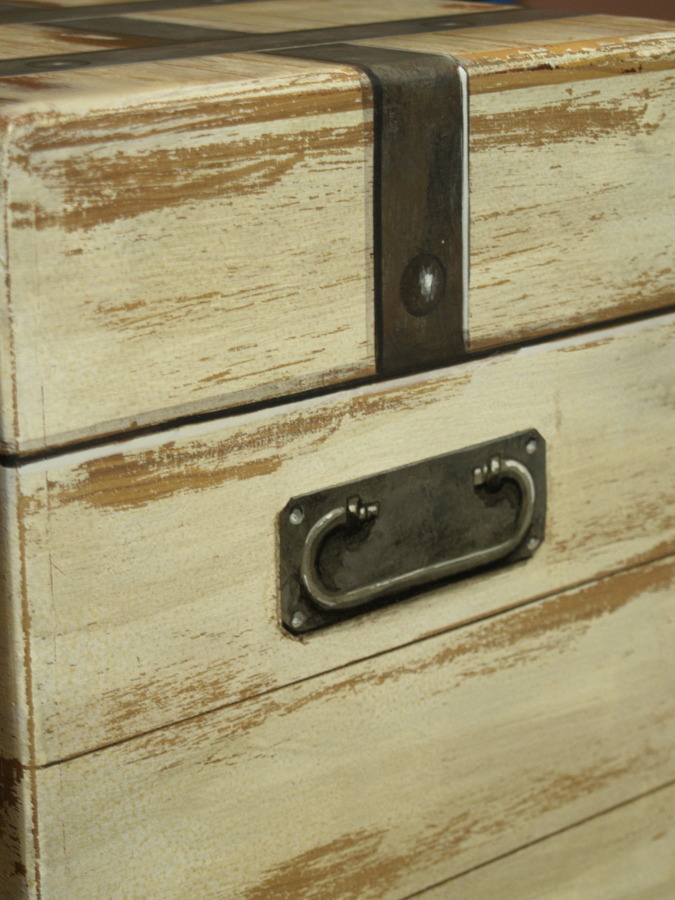 Caja pintada simulando un viejo baúl.