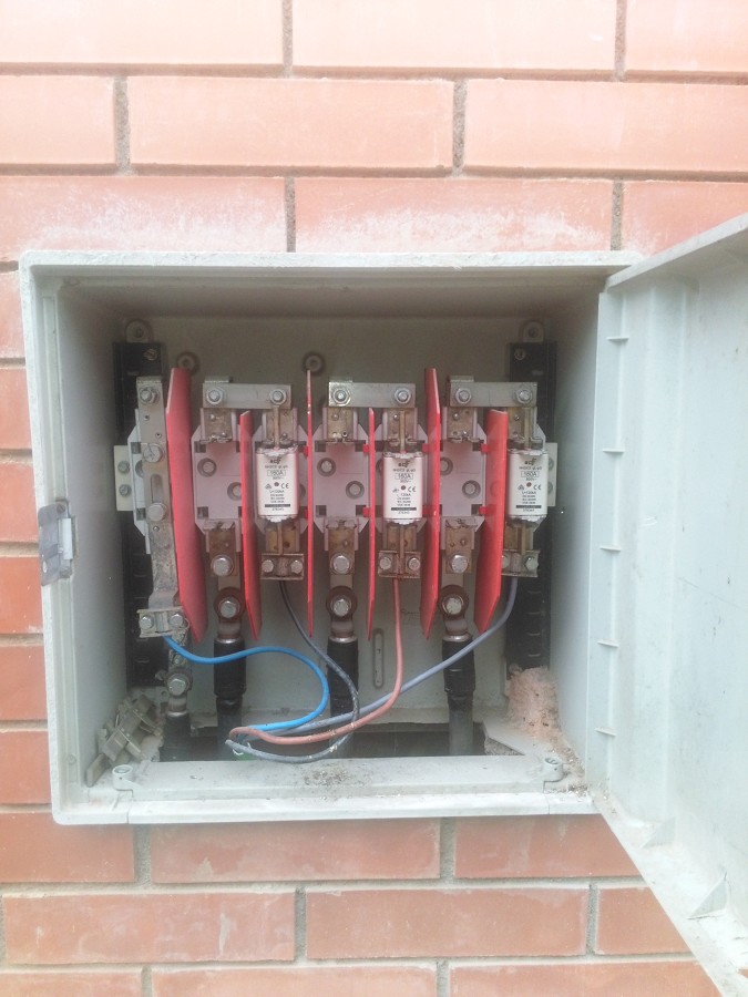 Caja seccionamiento antigua