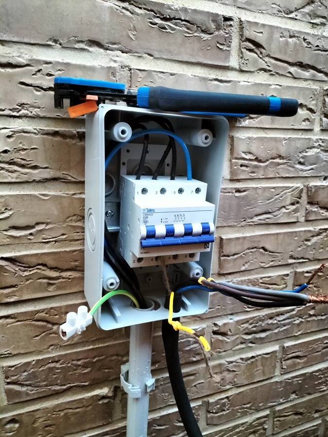 Caja y magnetotermica