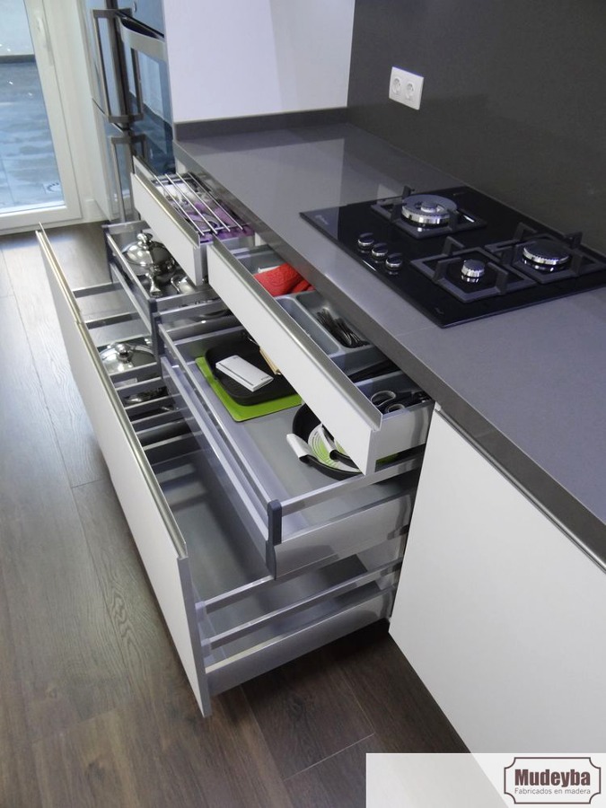 CAJONES Y CACEROLEROS