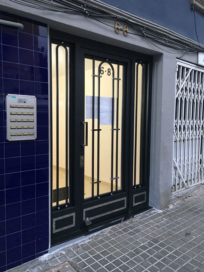 cambio de puerta en la comunidad