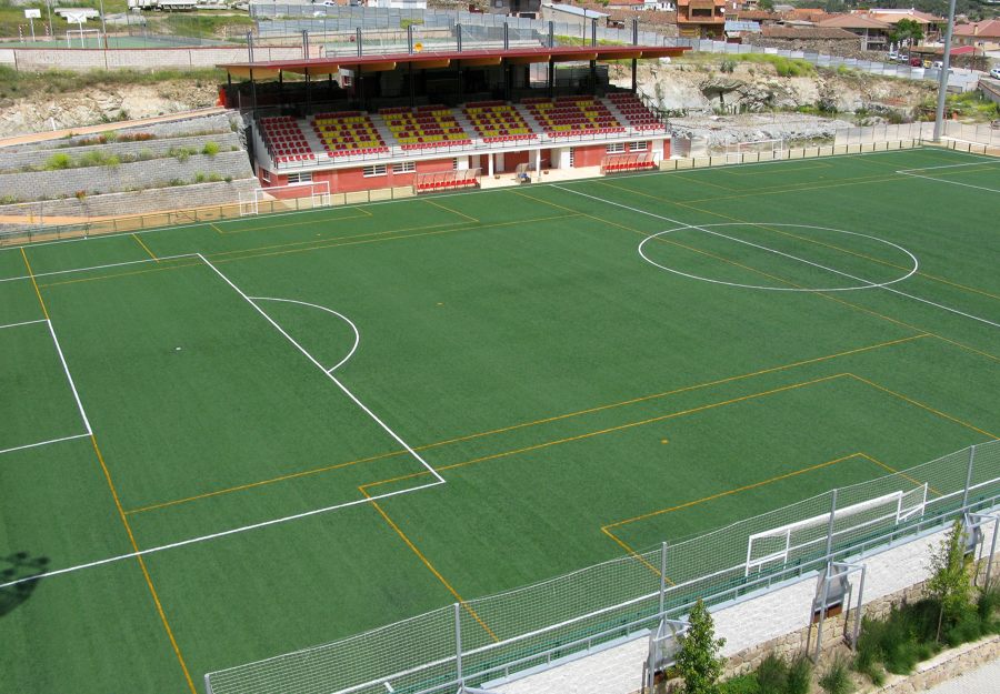 Campo de Fútbol y graderío, Rbledo de Chavela