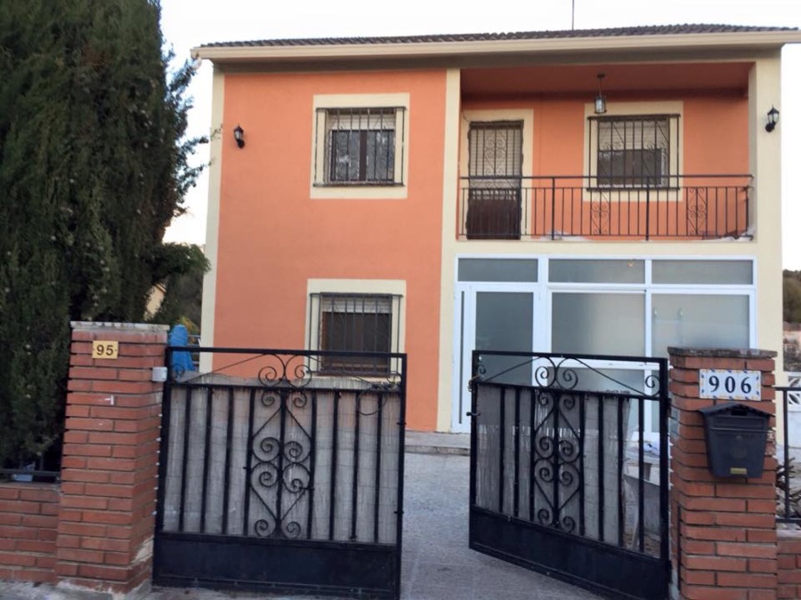 Canal y pintura de silicona, fuera humedades