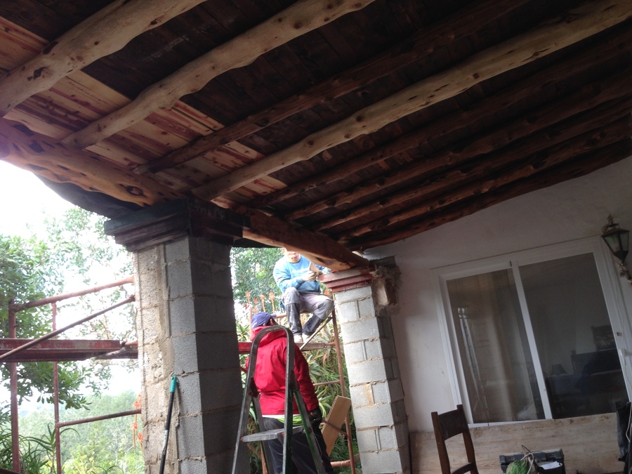 Capiteles desencofrados y savinas puestas