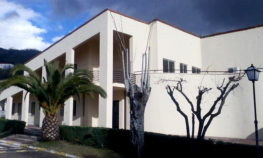 Casa Cultura diseñada por Estudio Miranda Arquitectos