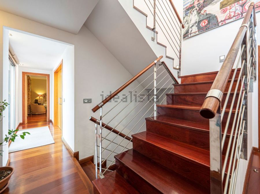 Casa Wilson distribuidor escaleras