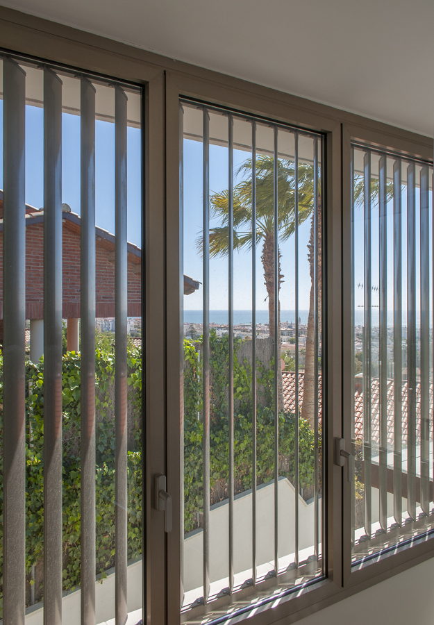 CELOSIA DE LA ESCALERA