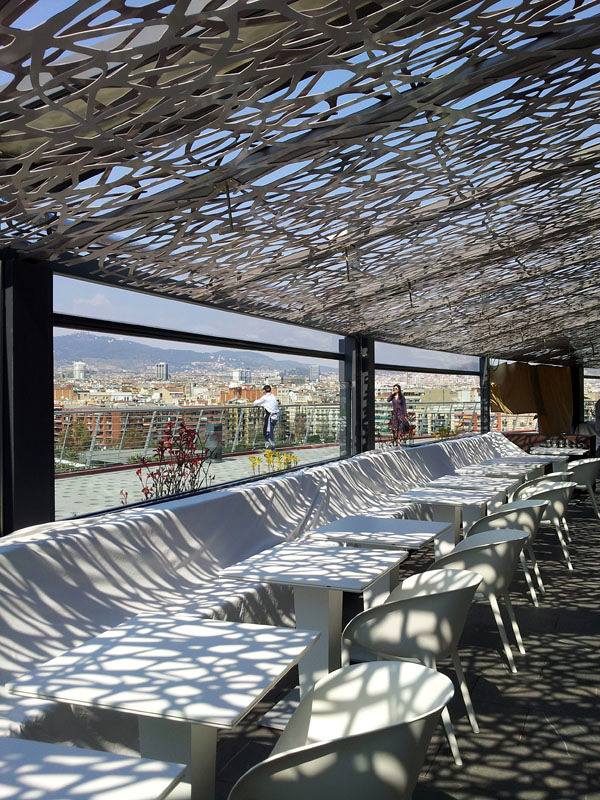 Celosía Decodesk en restaurante Abrassame, pz. de toros “Las Arenas”, Barcelona  