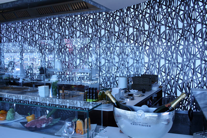 Celosía Decodesk en restaurante Abrassame, pz. de toros “Las Arenas”, Barcelona  