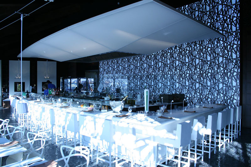 Celosía Decodesk en restaurante Abrassame, pz. de toros “Las Arenas”, Barcelona  