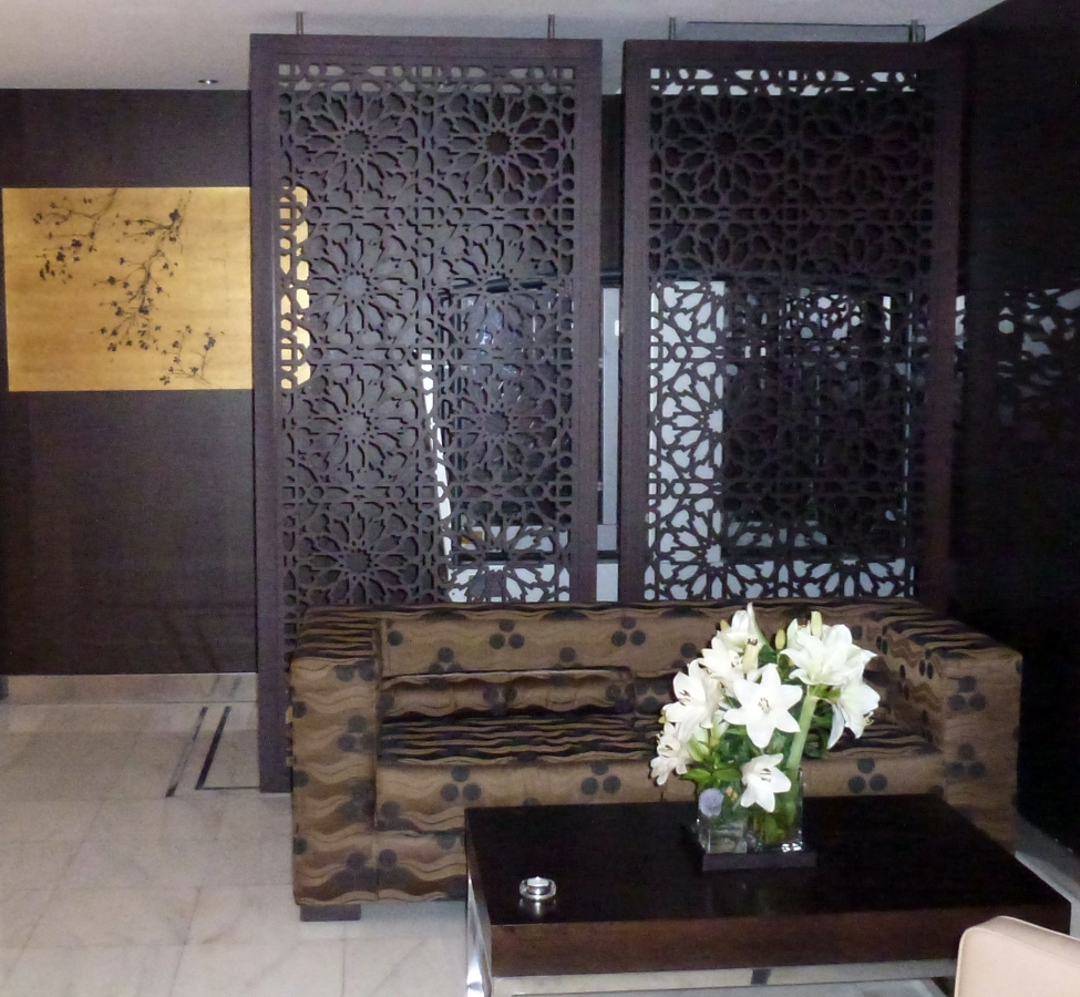 Celosía separador de ambiente. Hotel Meliá Barcelona