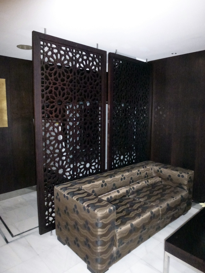 Celosía separador de ambiente. Hotel Meliá Barcelona