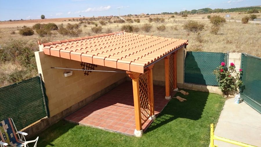 Cenador con suelo de plaqueta