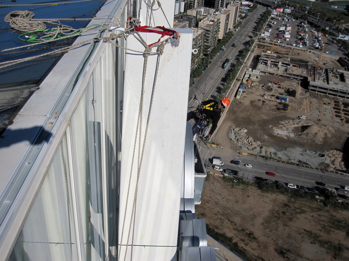 CENTRADO ROTULOS Y TRABAJOS SOLDADURA