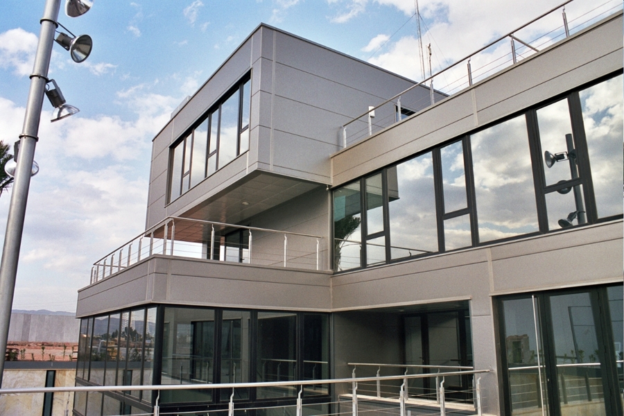 Centro de negocios Almazora, vista frontal