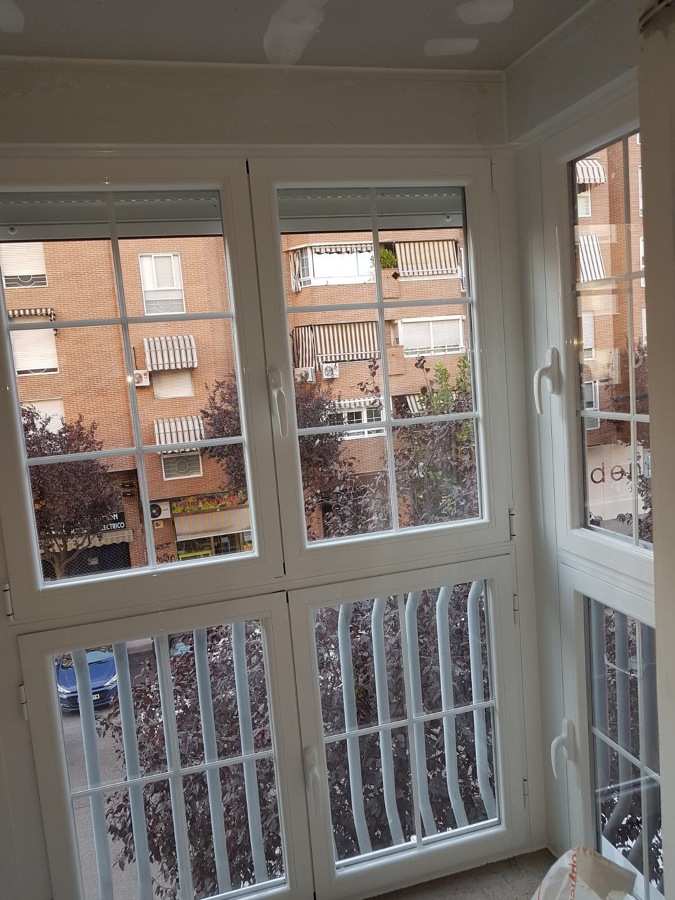 CERRAMIENTO ABATIBLES ARRIBA Y ABAJO