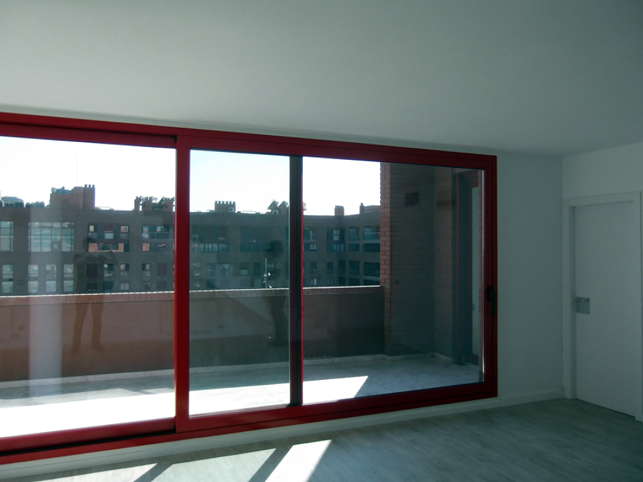 CERRAMIENTO COLOR ESPECIAL BCN