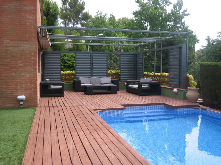 Cerramiento con bastidores correderos y lamas móviles tipo UPO-150