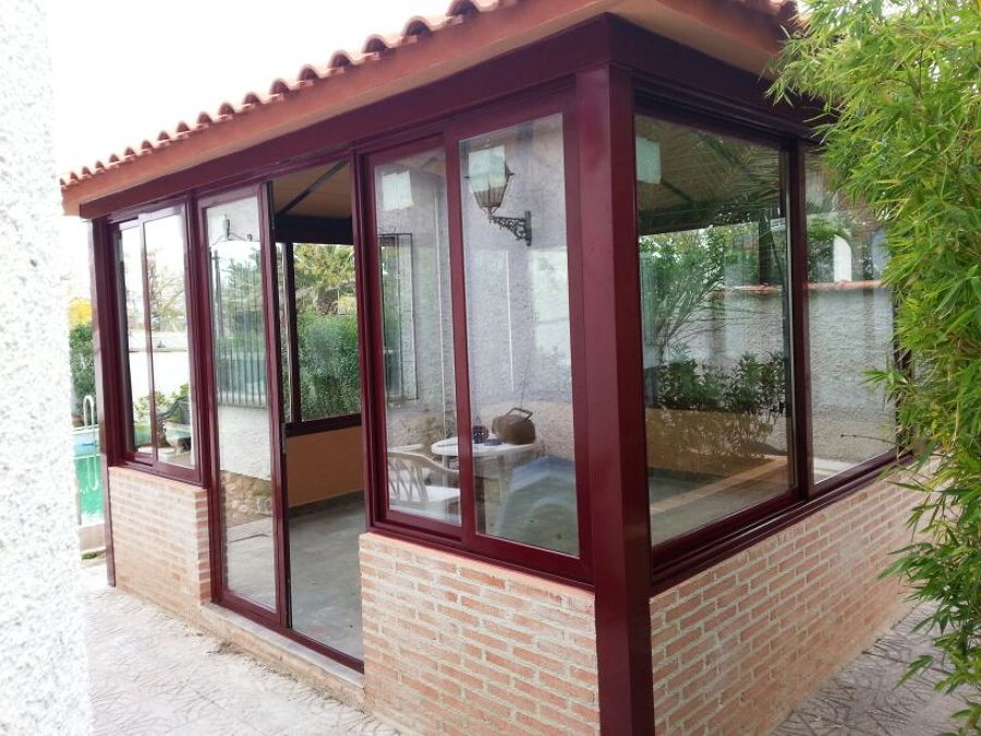 CERRAMIENTO DE CENADOR